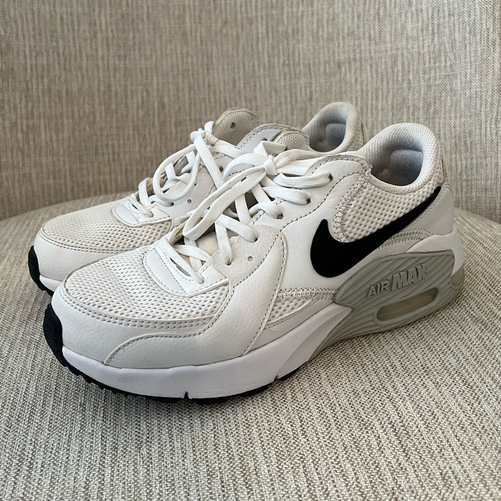 Nike Women’s Air Max 90 White/Black - Size 7.5